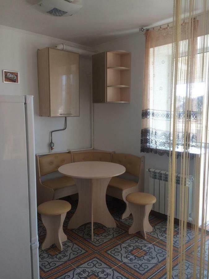 Studio Apartment In Center Poltava Exteriör bild